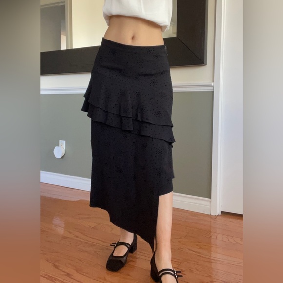 ✨ Designer Asymmetric Skirt - Picture 1 of 5